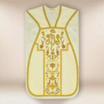 Paramento romano ricamato con IHS