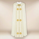 Elegante piviale liturgico ricamato con croci ricamate