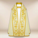 Piviale liturgico ricamato con monogramma IHS