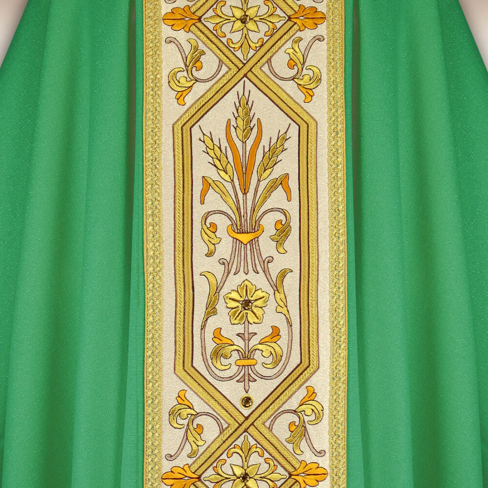 Casula ricamata verde con orphrey