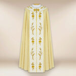 Piviale liturgico ricamato con IHS