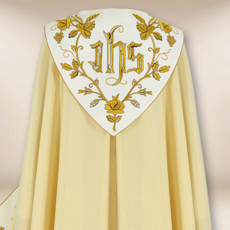 Piviale liturgico ricamato con IHS