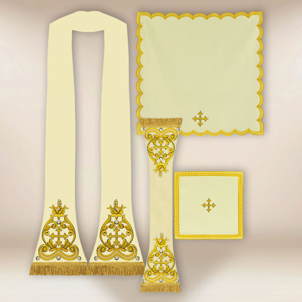 Paramento romano ricamato ecru con IHS