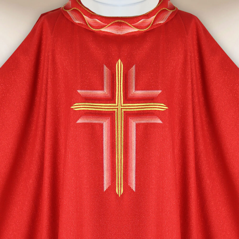 Paramento ricamato rosso