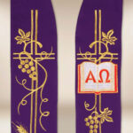 Stola ricamata Alfa Omega viola