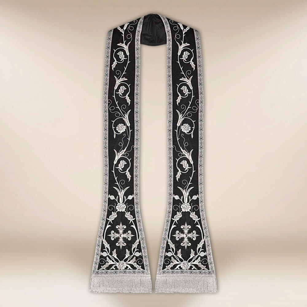 Stola ricamata romana nera