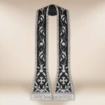 Stola ricamata romana nera