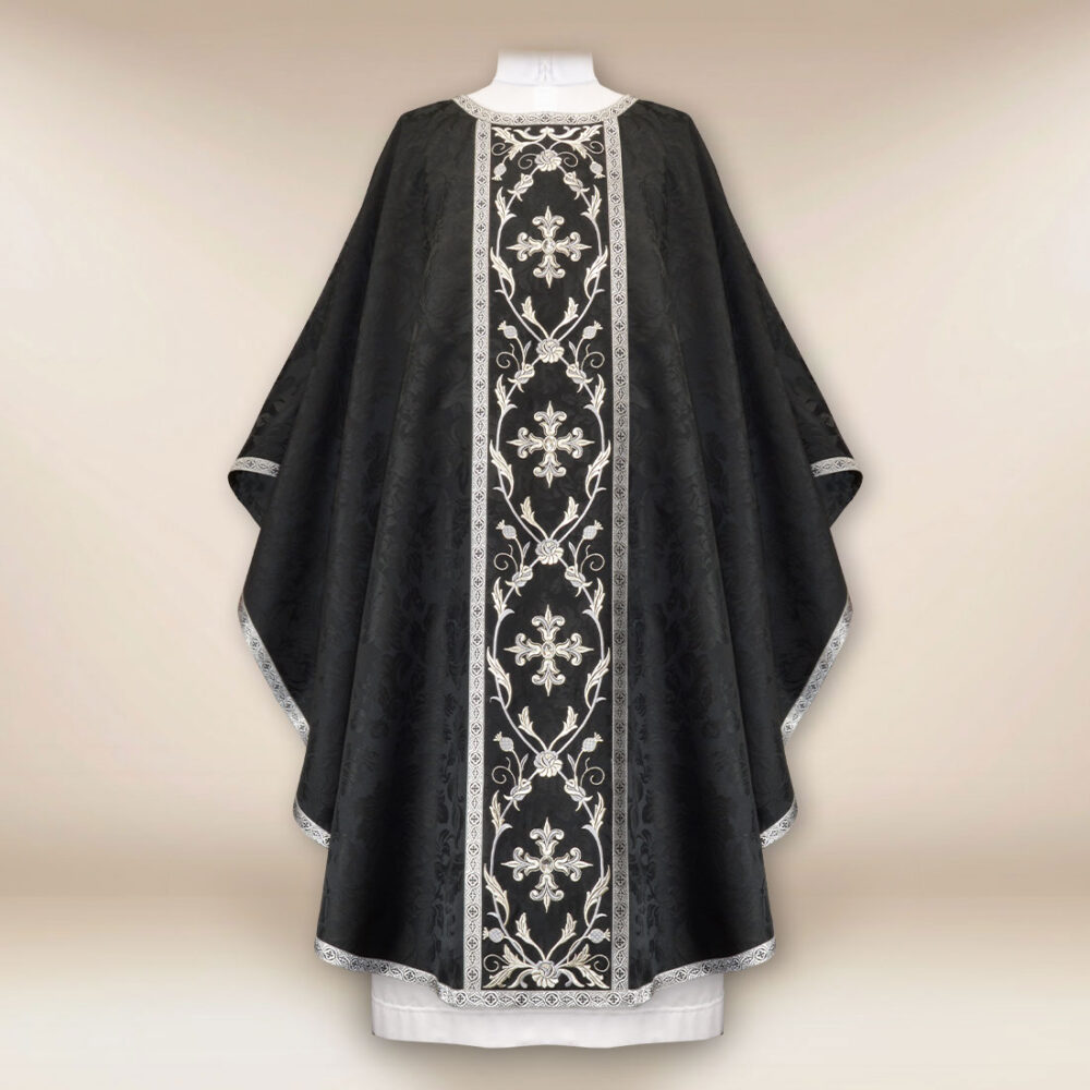 Casula liturgica ricamata nera