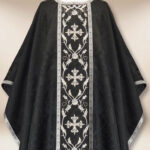 Casula liturgica ricamata nera