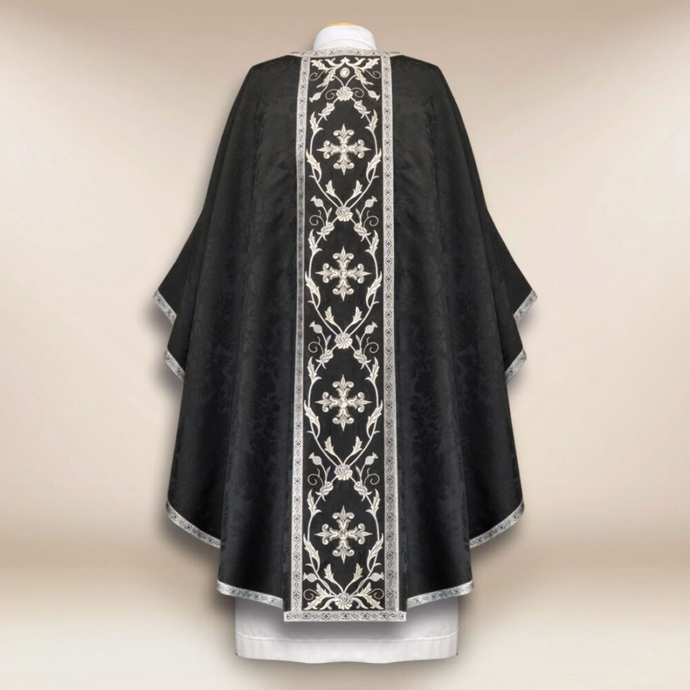 Casula liturgica ricamata nera