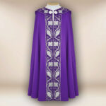 Piviale liturgico ricamato