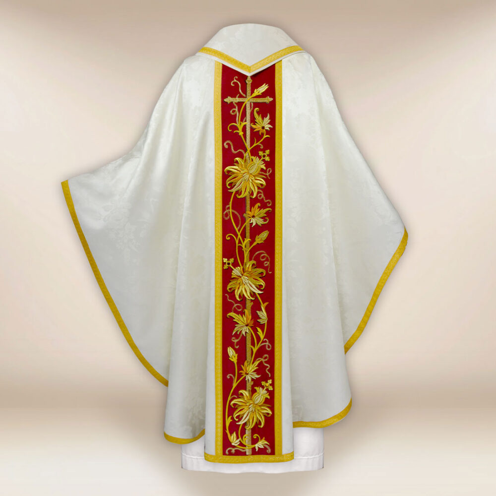 Casula ricamata ecru