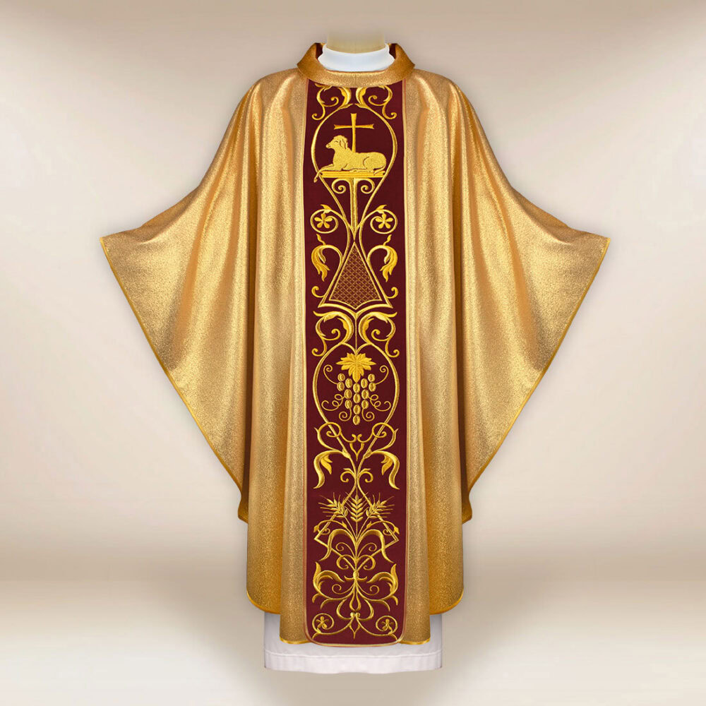 Casula con orphrey ricamato in peluche Agnello