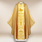 Ornat z haftowanym pasem pluszowym “Baranek”