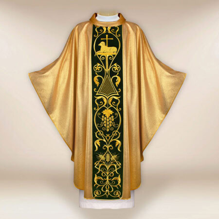 Casula con orphrey ricamato in peluche Agnello