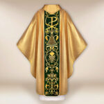 Casula con orphrey ricamato in peluche Agnello