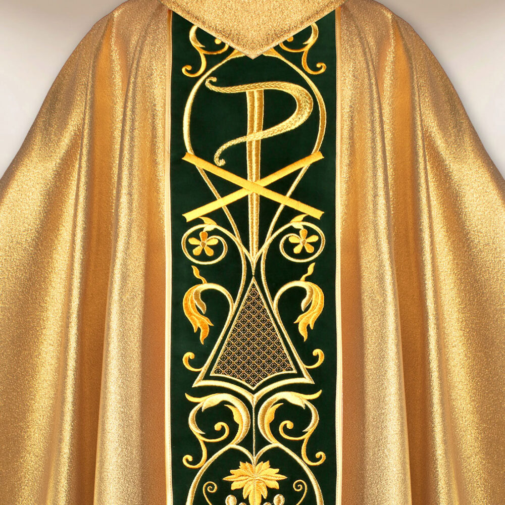 Casula con orphrey ricamato in peluche Agnello