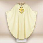 Casula liturgica con ricamo IHS
