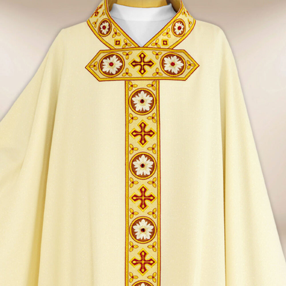 Casula liturgica ricamata ecru