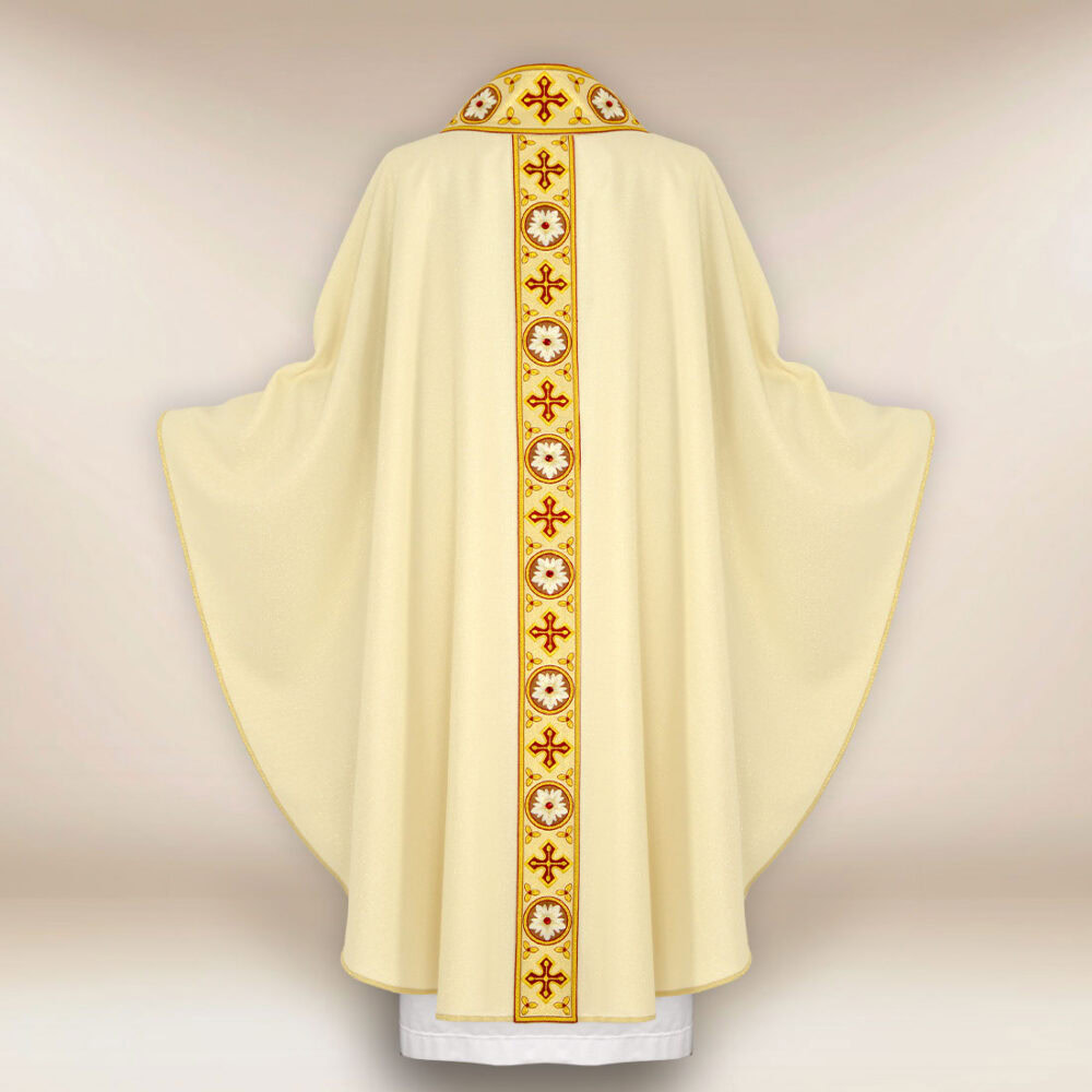 Casula liturgica ricamata ecru