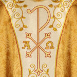 Ornat haftowany “Jezus Dobry Pasterz” złoty
