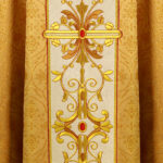 Ornat haftowany “Jezus Dobry Pasterz” złoty