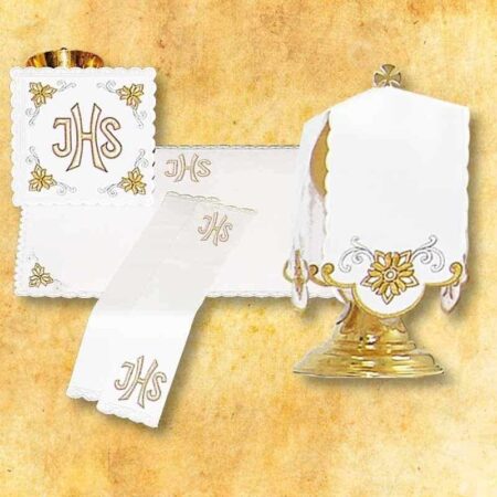 Completo di servizio da messa ricamato con IHS