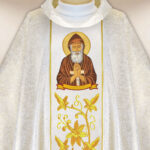 Casula sacerdotale ricamata San Charbel