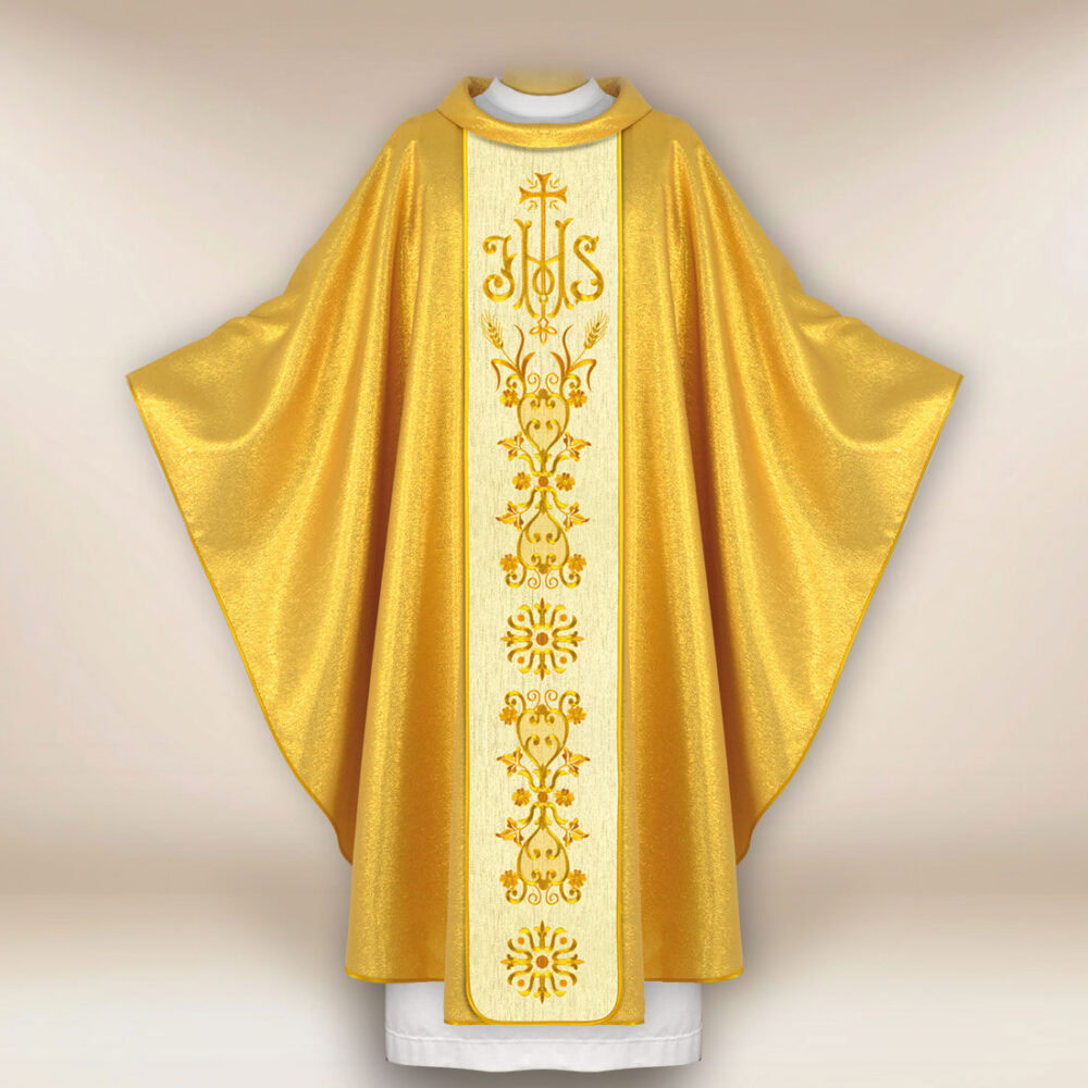 Casula dorata liturgica con IHS