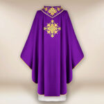 Casula liturgica sacerdotale ricamata viola