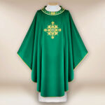 Casula liturgica sacerdotale ricamata verde IHS