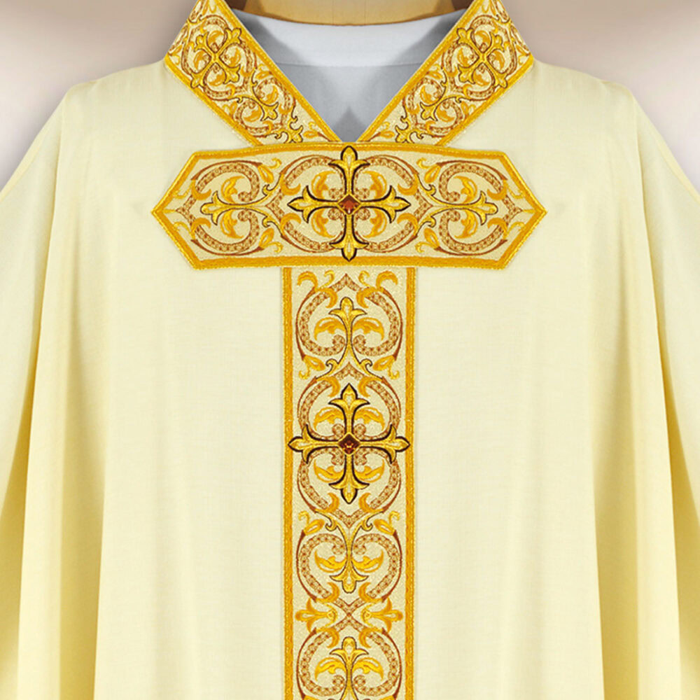 Casula sacerdotale ricamata ecru