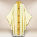 Casula sacerdotale ricamata ecru