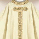 Casula sacerdotale ricamata ecru
