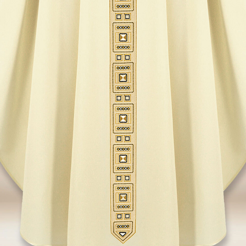 Casula sacerdotale ricamata ecru