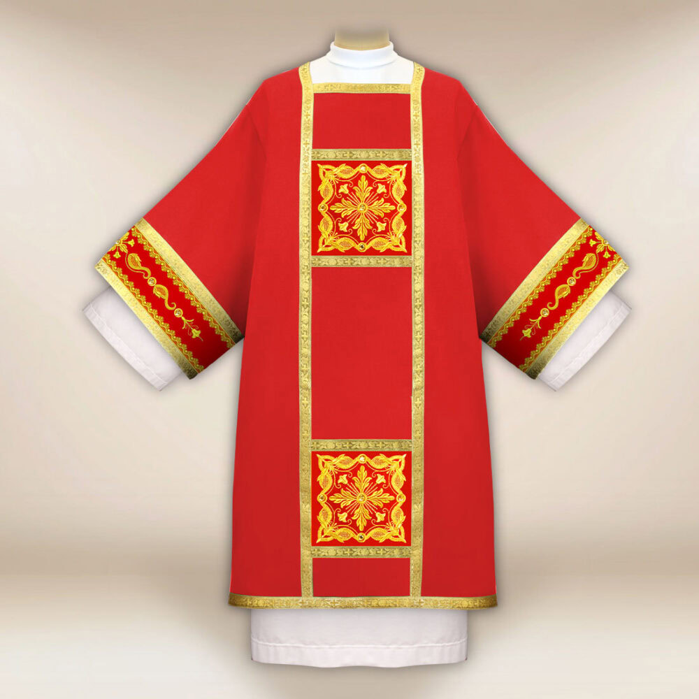Dalmatica liturgica rossa ricamata