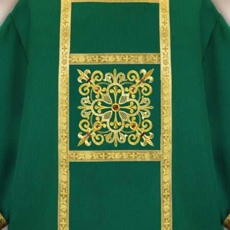 Dalmatica liturgica verde ricamata