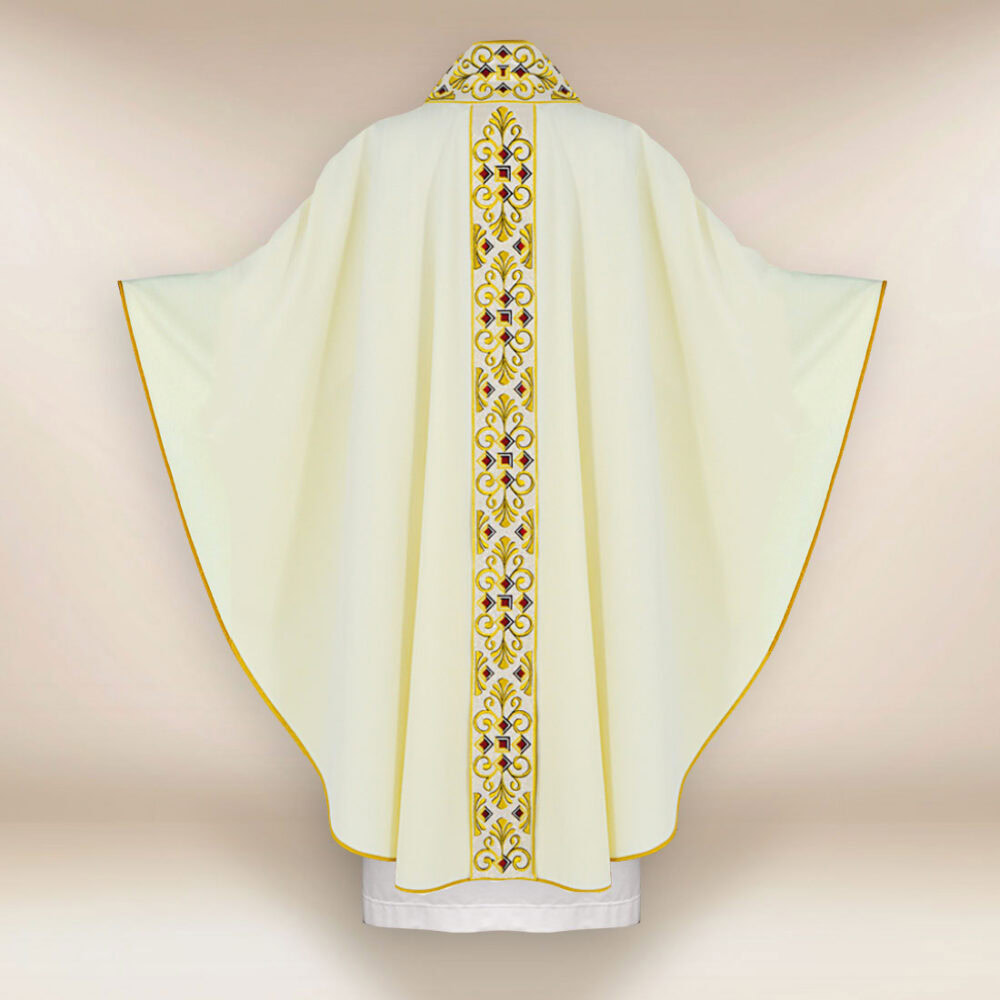 Casula sacerdotale ricamata ecru