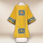 Dalmatica liturgica dorata Conchiglie di San Giacomo