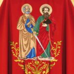 Casula sacerdotale ricamata rossa San Pietro e Paolo