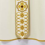 Casula sacerdotale ricamata ecru