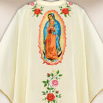 Casula sacerdotale ricamata ecru Madonna di Guadalupe