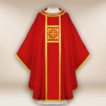 Elegante casula sacerdotale ricamata rossa