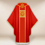 Elegante casula sacerdotale ricamata rossa