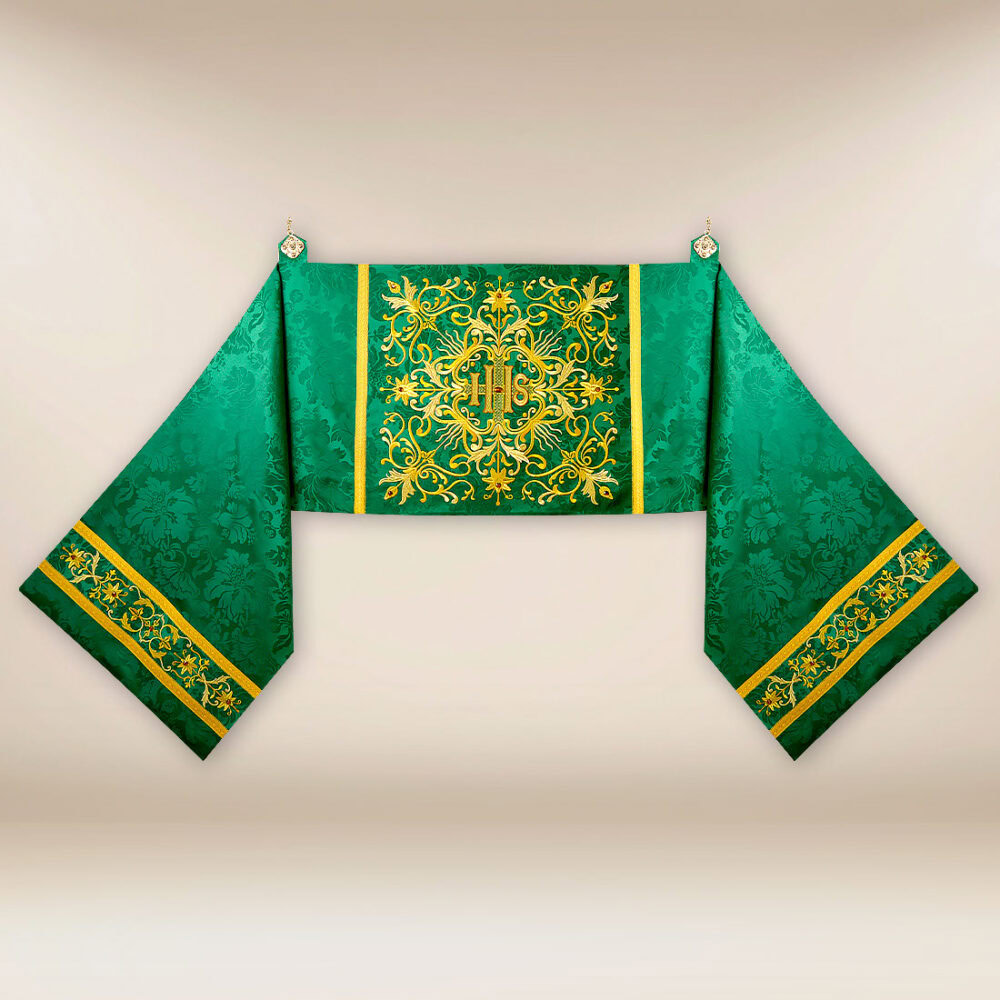 Velo omerale ricamato verde