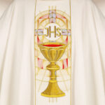Casula sacerdotale ricamata ecru con calice