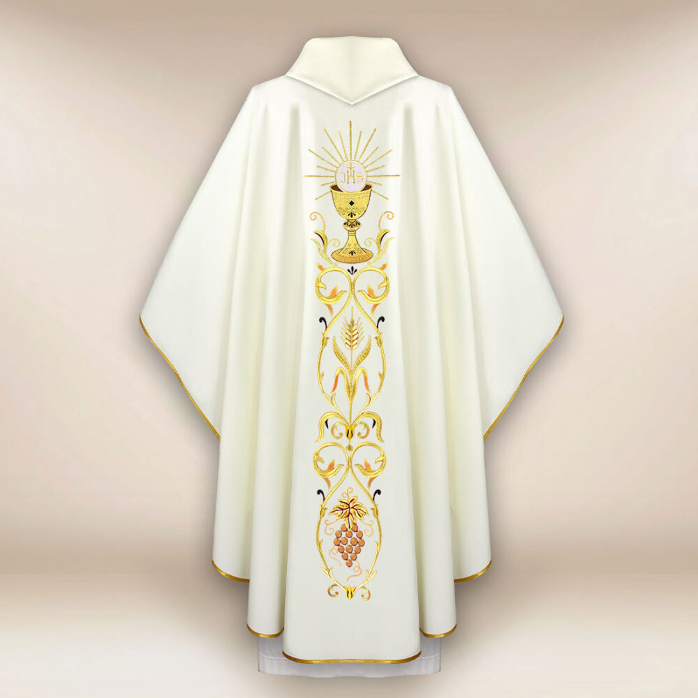 Bellissima casula sacerdotale ricamata ecru con motivo del calice