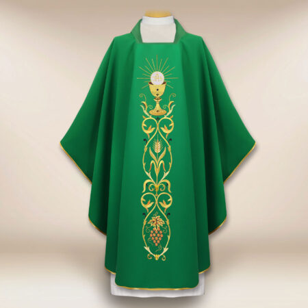 Bellissima casula sacerdotale ricamata verde con motivo del calice