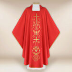 Casula liturgica con motivo della croce