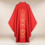 Casula liturgica con motivo della croce